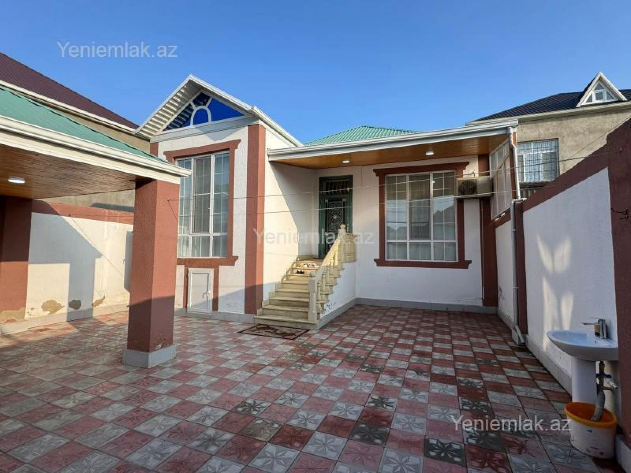 Satılır 4 otaqlı həyət evi 120 m²