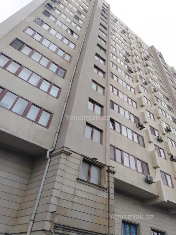 Satılır 2 otaqlı köhnə tikili 70 m²