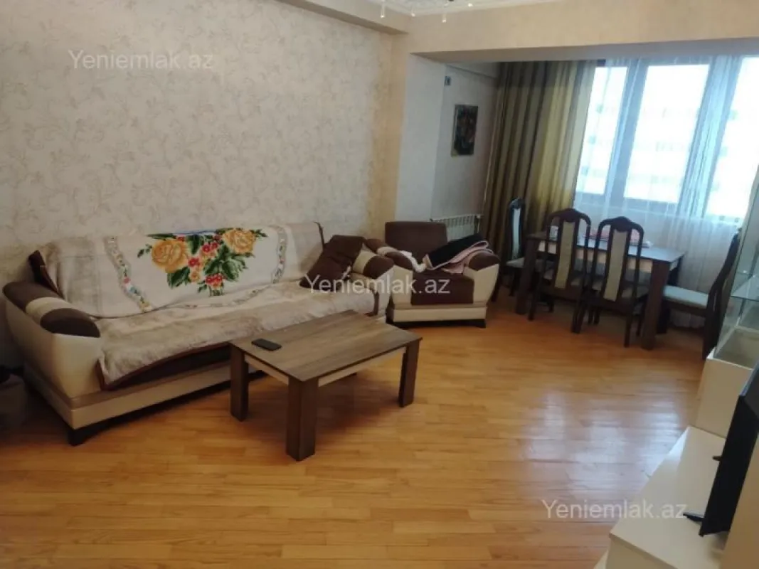 Satılır 2 otaqlı köhnə tikili 70 m²