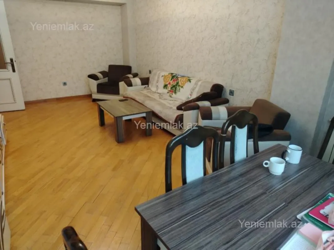 Satılır 2 otaqlı köhnə tikili 70 m²