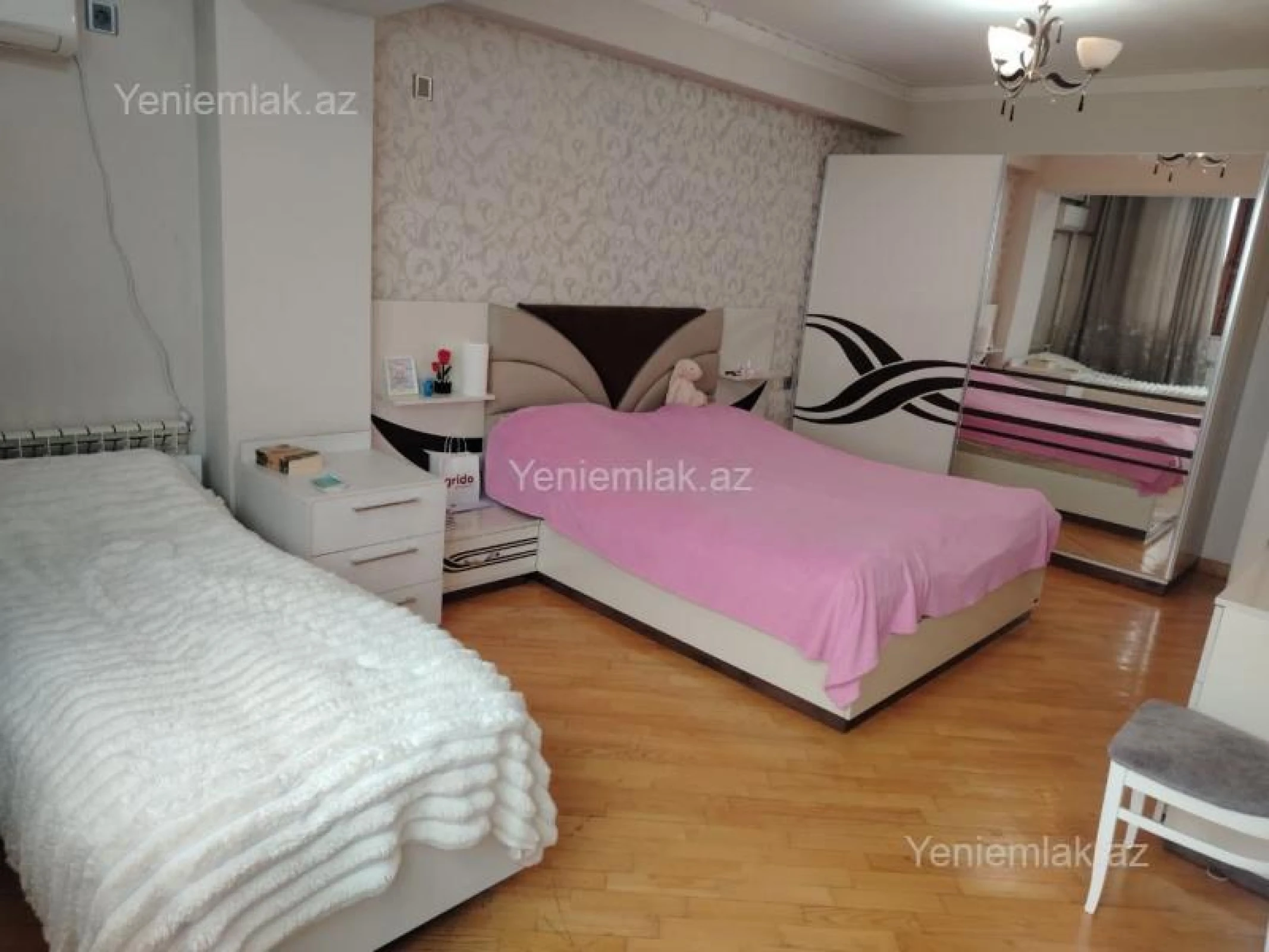 Satılır 2 otaqlı köhnə tikili 70 m²
