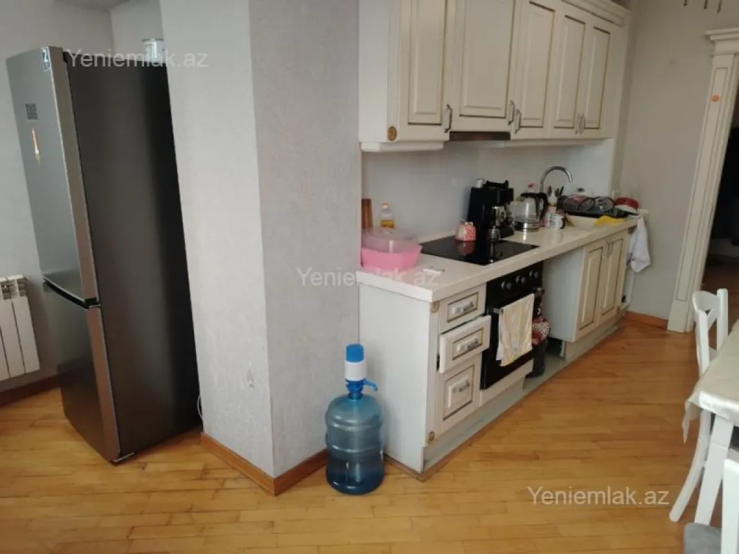 Satılır 2 otaqlı köhnə tikili 70 m²