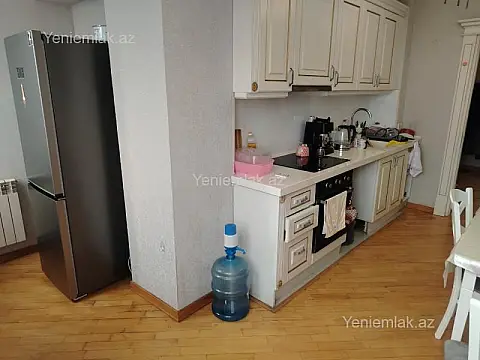 Satılır 2 otaqlı köhnə tikili 70 m²