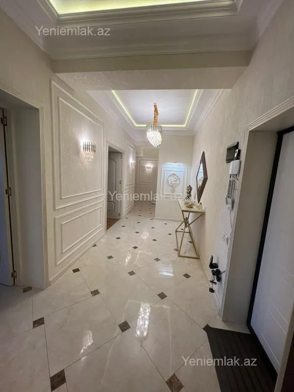 Satılır 3 otaqlı yeni tikili 136 m²