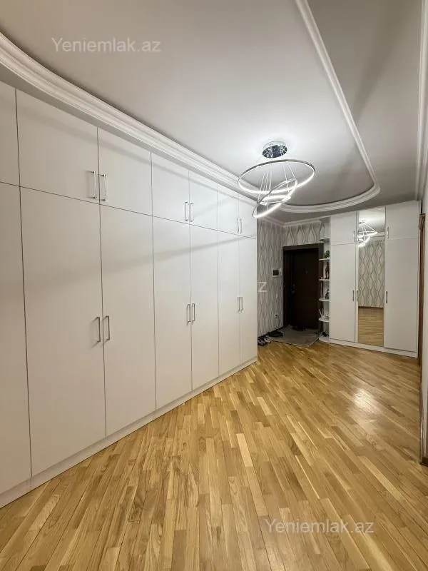 Satılır 3 otaqlı yeni tikili 120 m²