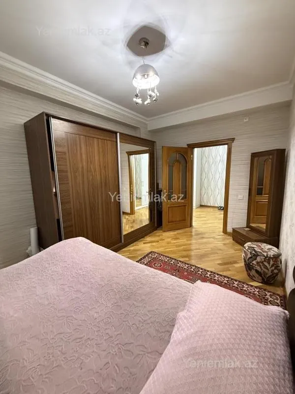 Satılır 3 otaqlı yeni tikili 120 m²