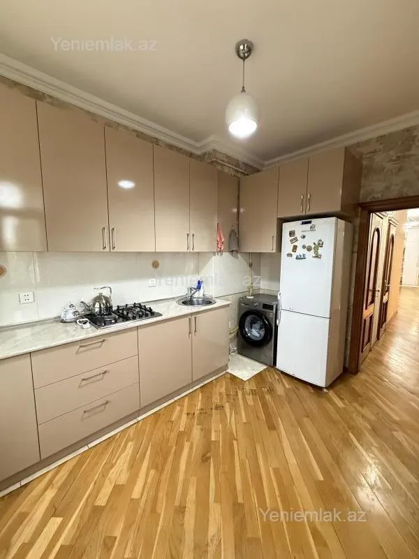 Satılır 3 otaqlı yeni tikili 120 m²
