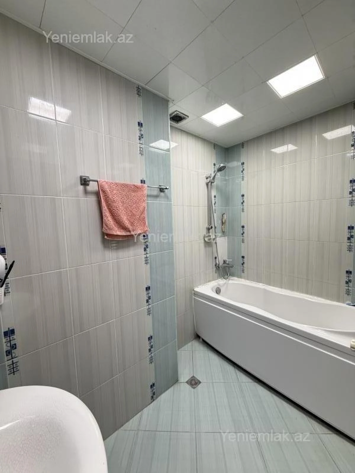 Satılır 3 otaqlı yeni tikili 120 m²