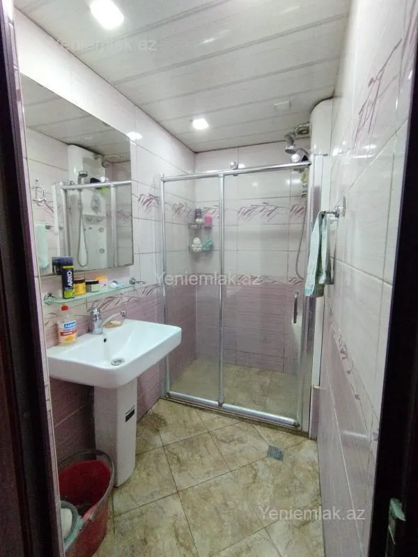 Satılır 5 otaqlı köhnə tikili 125 m²