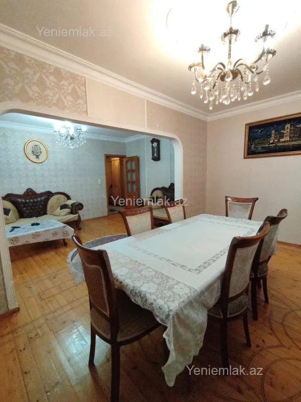 Satılır 5 otaqlı köhnə tikili 125 m²