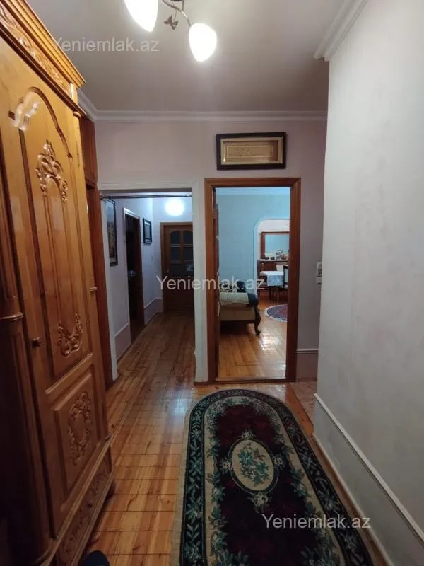 Satılır 5 otaqlı köhnə tikili 125 m²