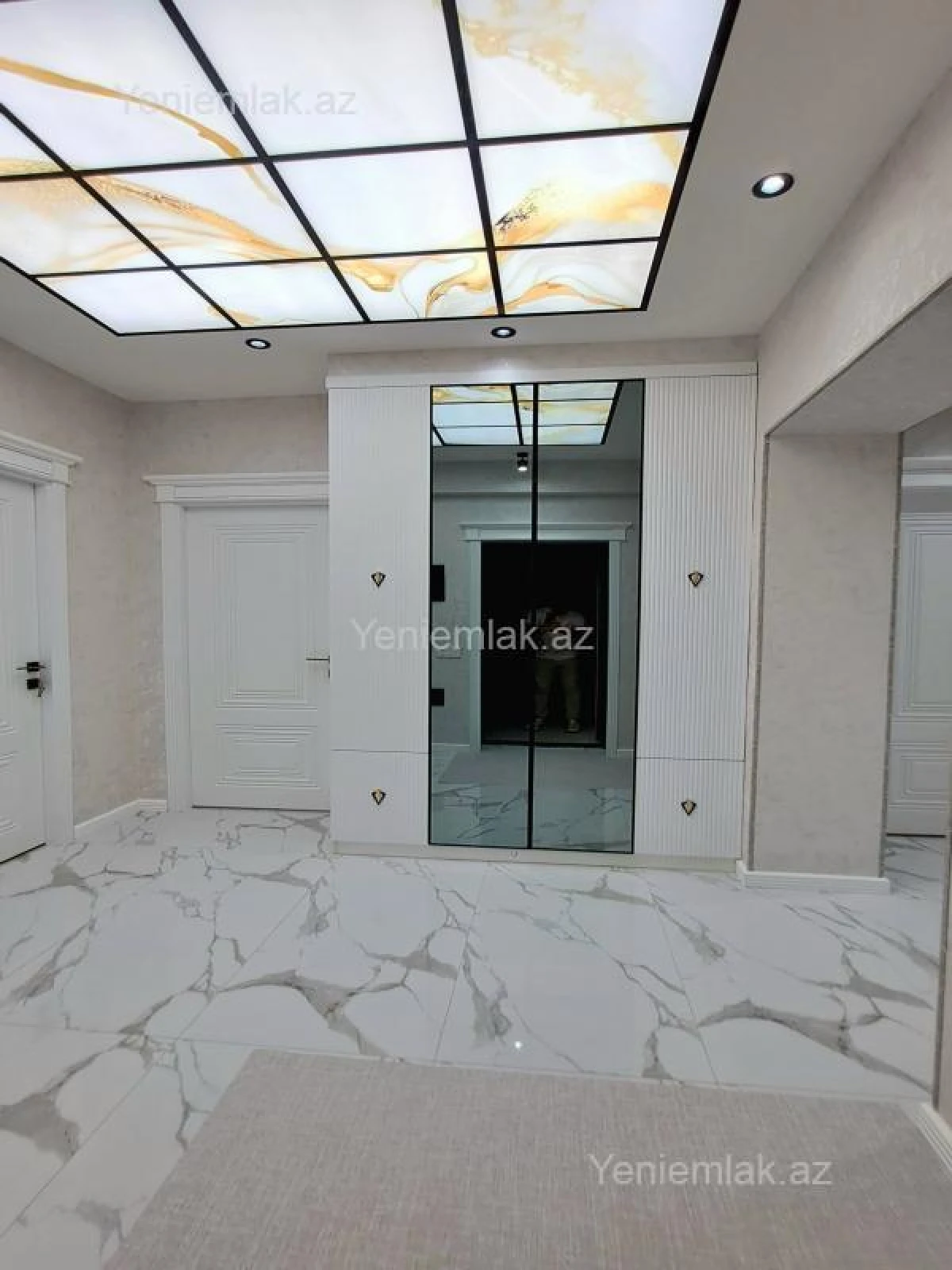Satılır 2 otaqlı yeni tikili 82 m²