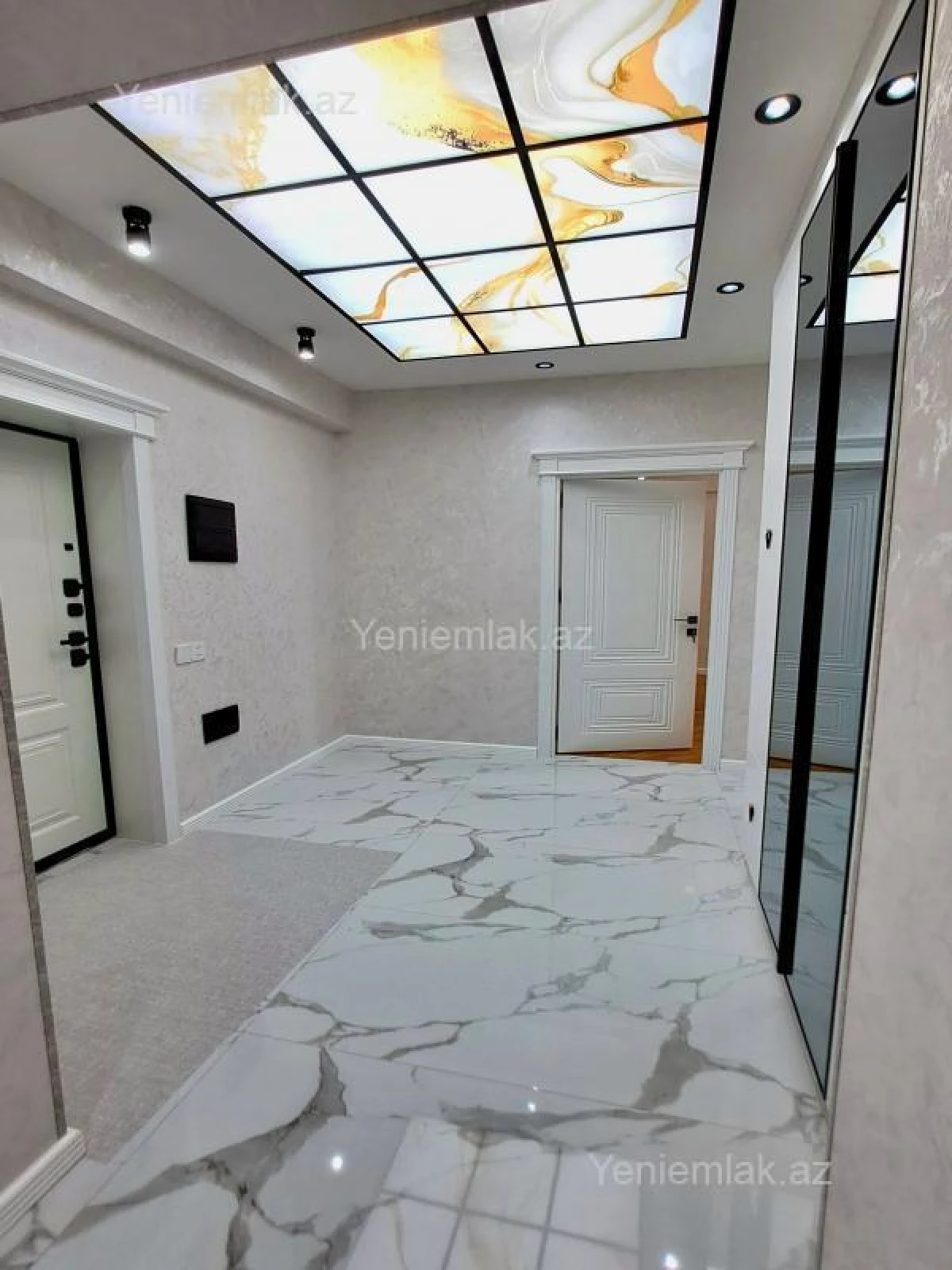 Satılır 2 otaqlı yeni tikili 82 m²