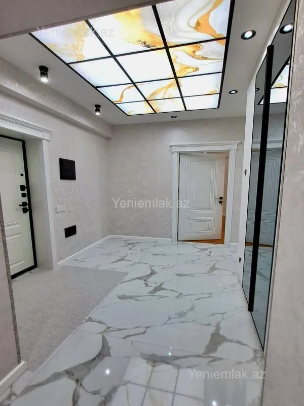 Satılır 2 otaqlı yeni tikili 82 m²