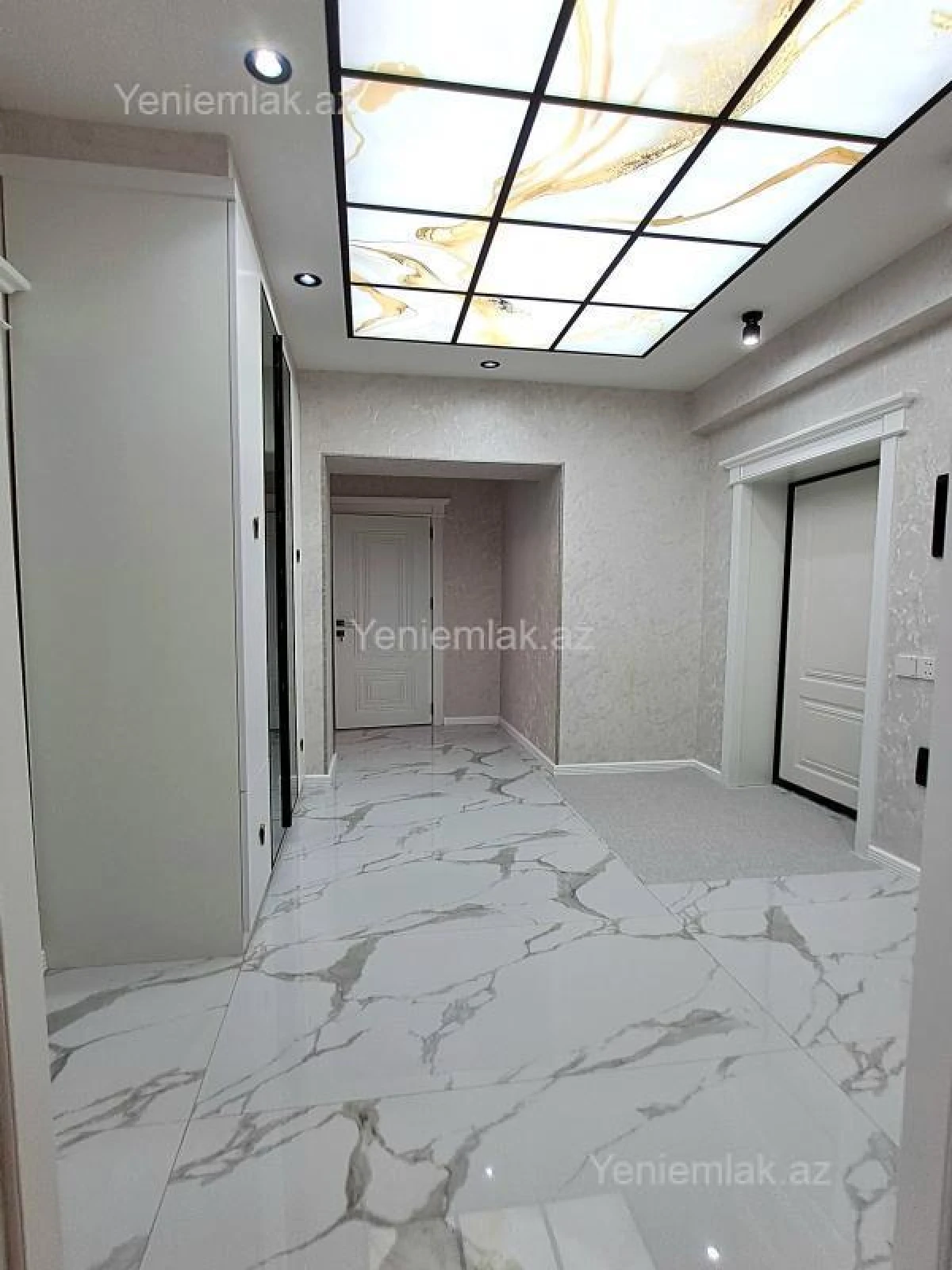 Satılır 2 otaqlı yeni tikili 82 m²