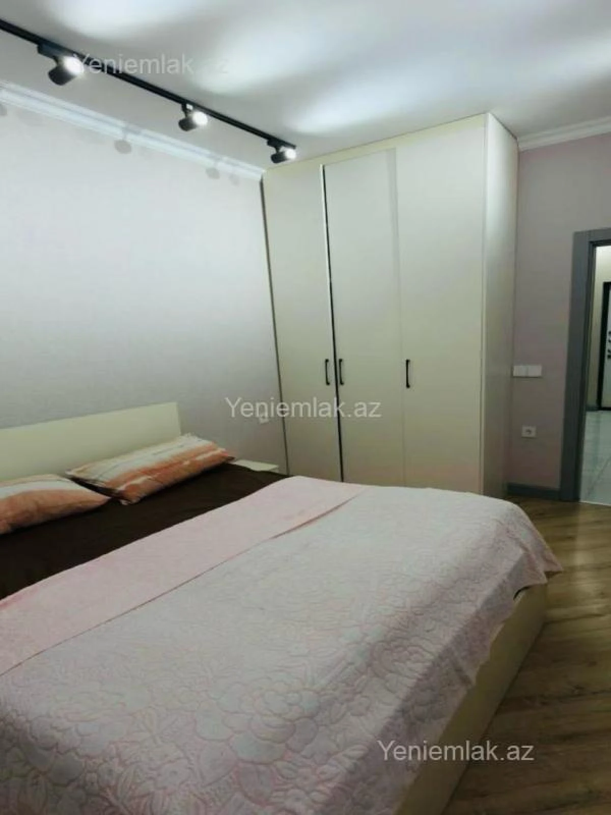 Satılır 2 otaqlı yeni tikili 65 m²