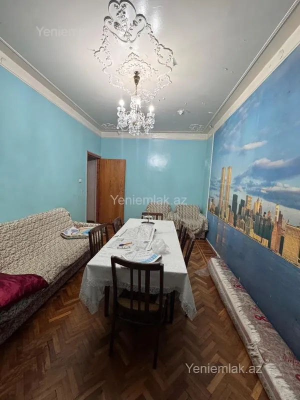 Satılır 5 otaqlı köhnə tikili 110 m²