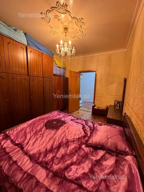 Satılır 5 otaqlı köhnə tikili 110 m²