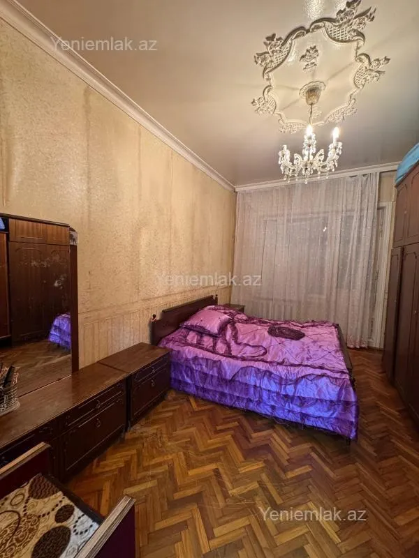 Satılır 5 otaqlı köhnə tikili 110 m²