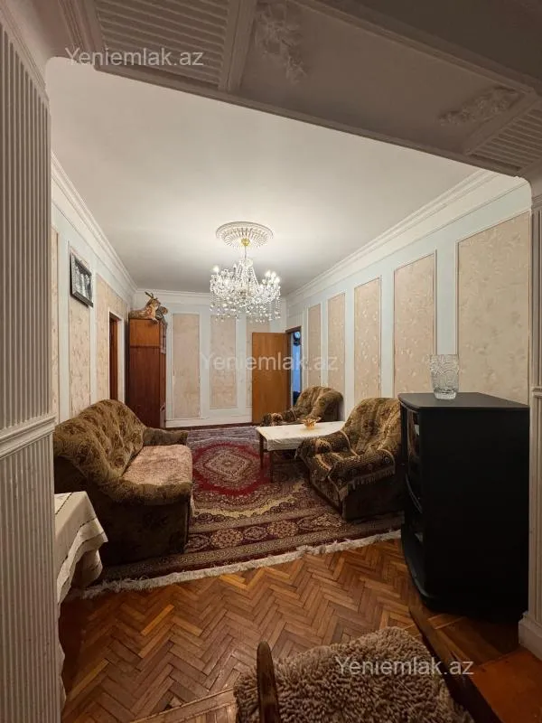 Satılır 5 otaqlı köhnə tikili 110 m²