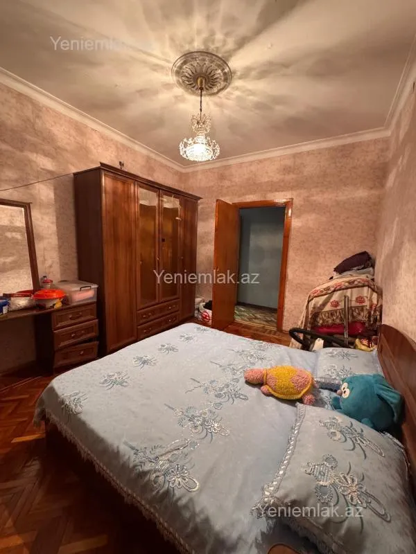 Satılır 5 otaqlı köhnə tikili 110 m²