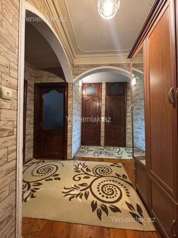 Satılır 3 otaqlı köhnə tikili 90 m²