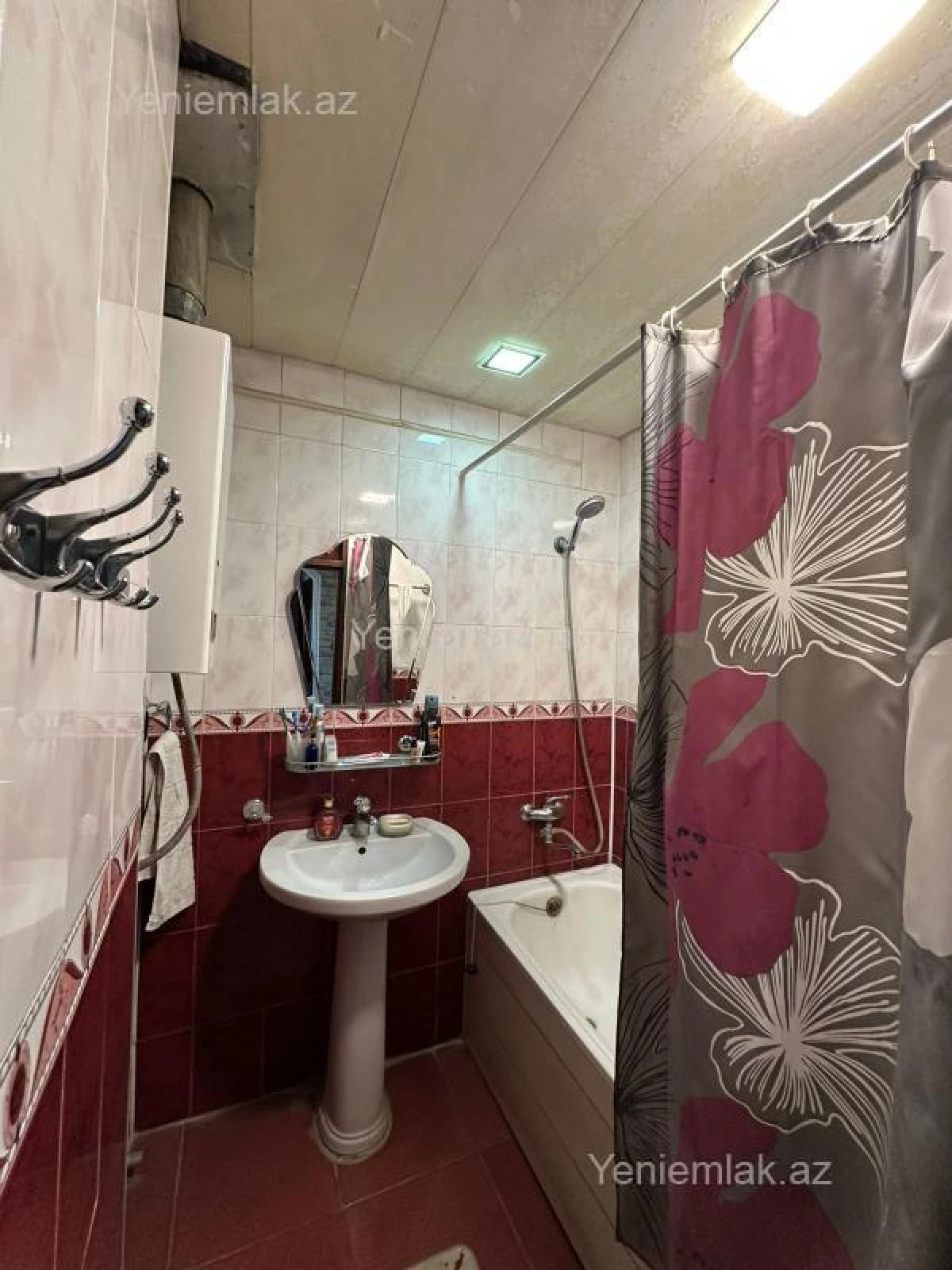 Satılır 3 otaqlı köhnə tikili 90 m²