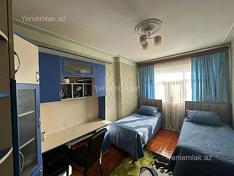 Satılır 3 otaqlı köhnə tikili 90 m²