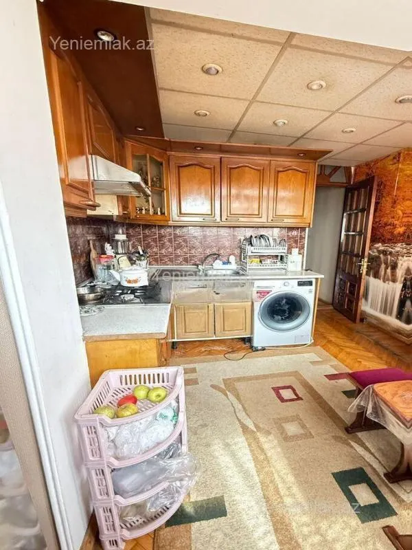 Satılır 3 otaqlı köhnə tikili 90 m²