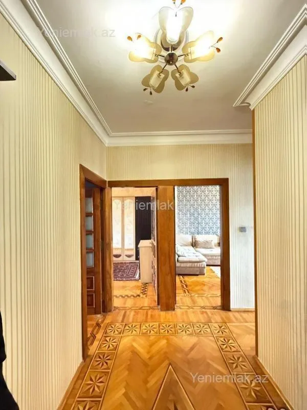 Satılır 3 otaqlı köhnə tikili 90 m²