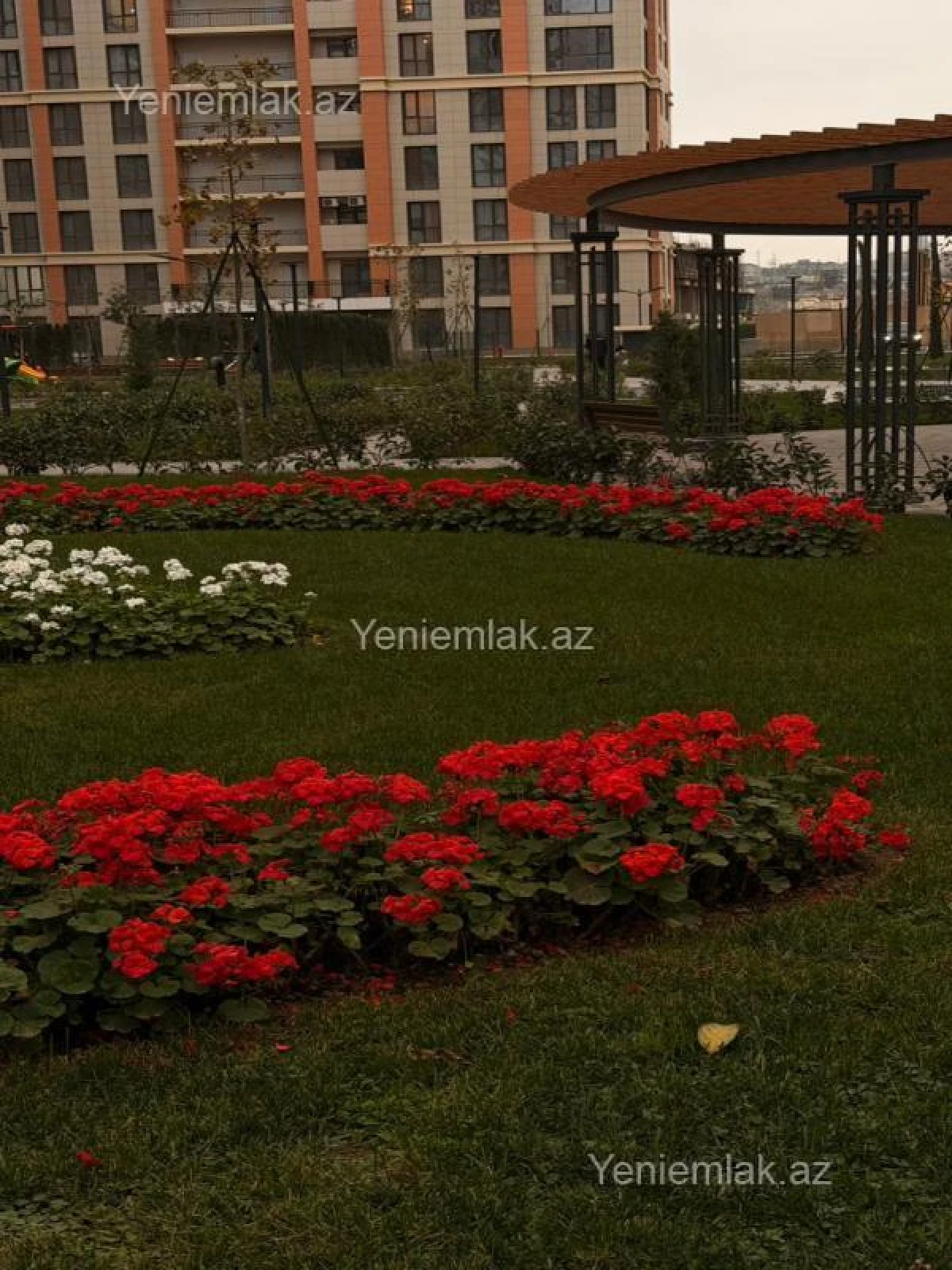 Satılır 3 otaqlı yeni tikili 90 m²