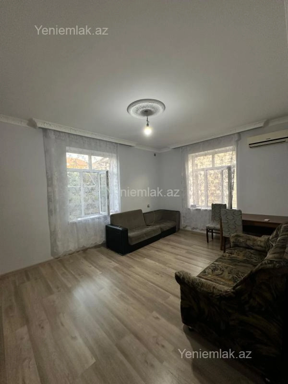 Satılır 9 otaqlı həyət evi 160 m²