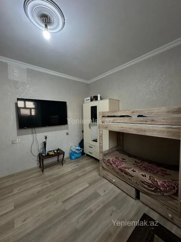 Satılır 9 otaqlı həyət evi 160 m²