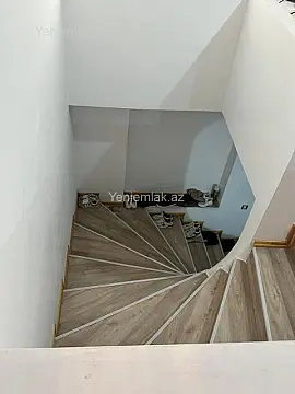 Satılır 9 otaqlı həyət evi 160 m²