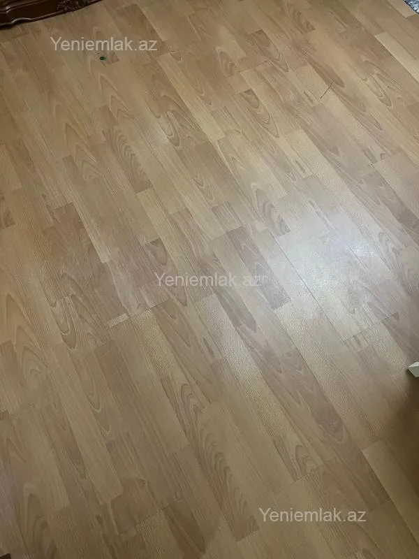 Satılır 3 otaqlı köhnə tikili 85 m²