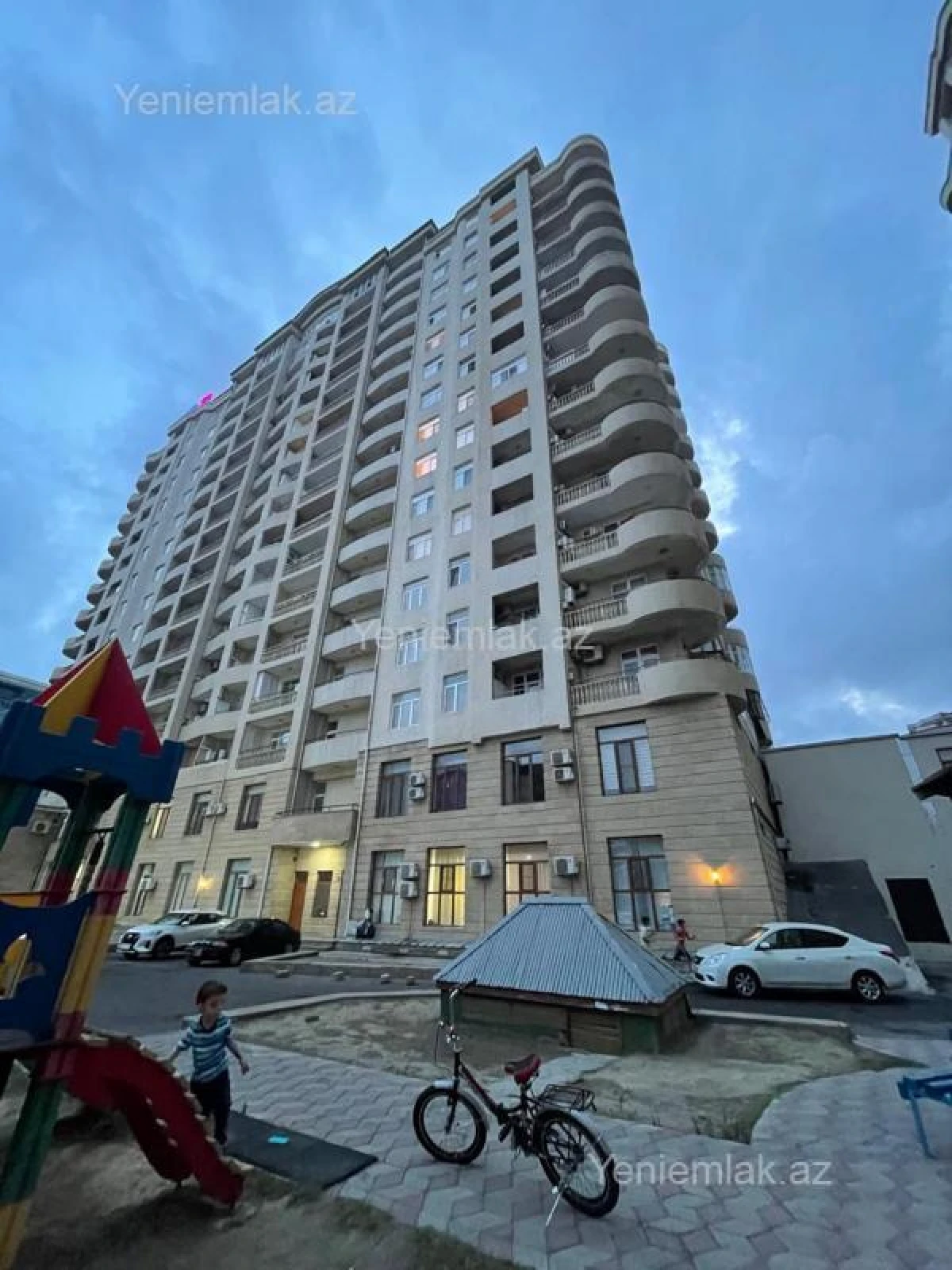 Satılır 3 otaqlı yeni tikili 171 m²