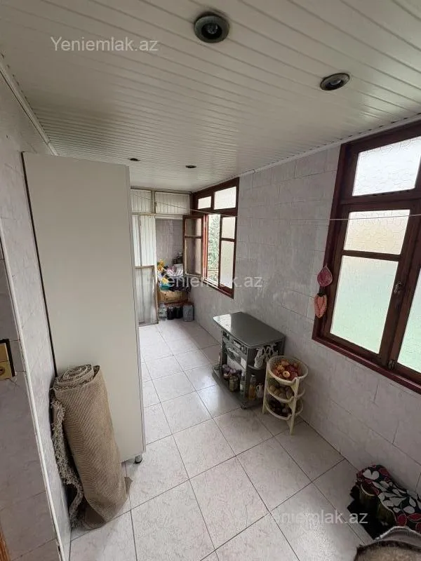 Satılır 3 otaqlı köhnə tikili 61 m²