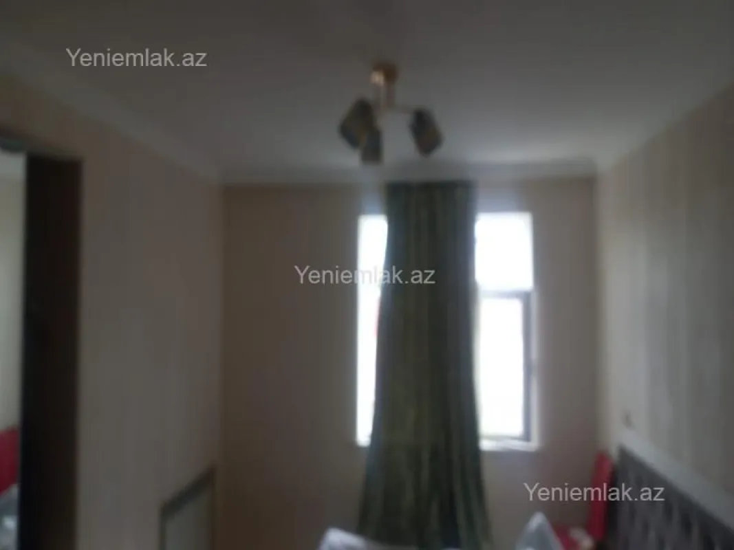 Satılır 4 otaqlı həyət evi 200 m²