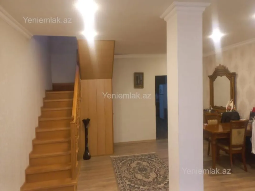 Satılır 4 otaqlı həyət evi 200 m²