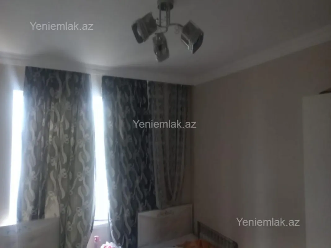 Satılır 4 otaqlı həyət evi 200 m²