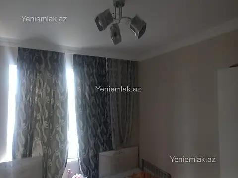 Satılır 4 otaqlı həyət evi 200 m²