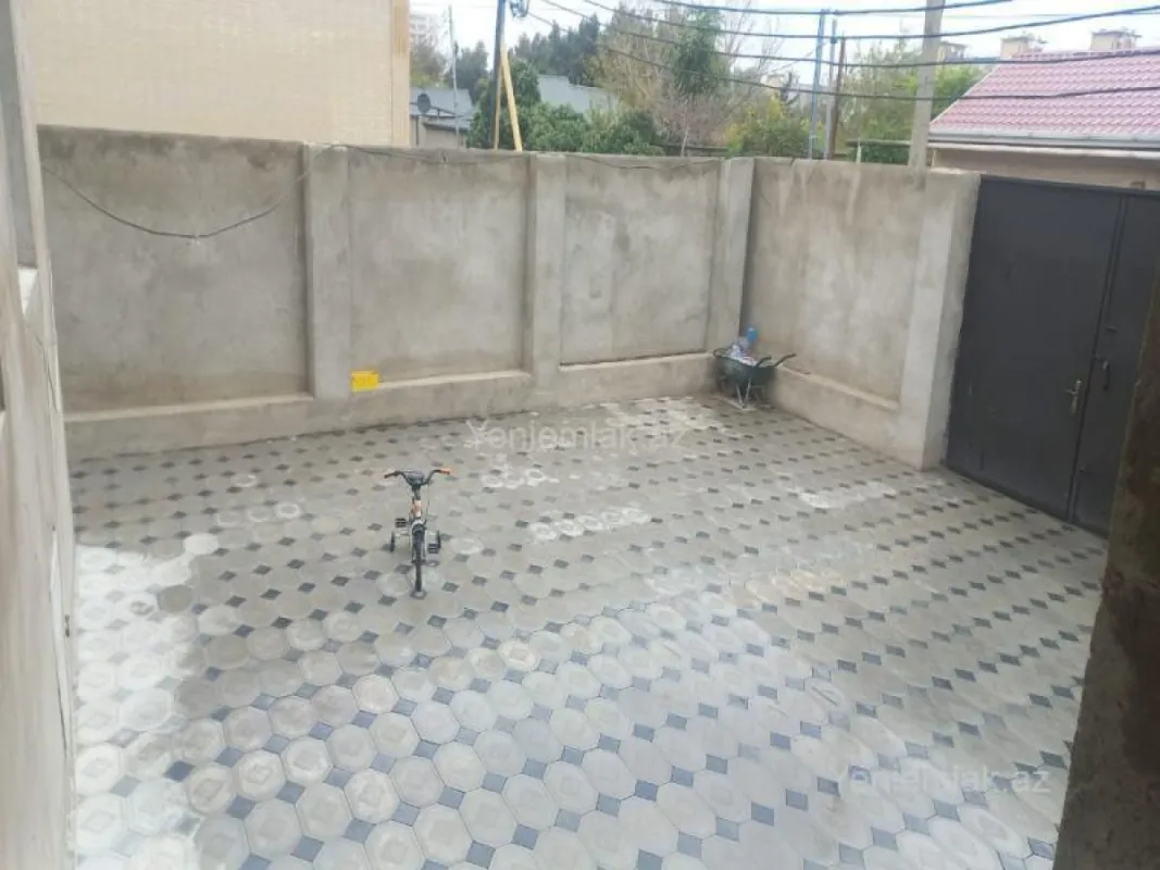 Satılır 4 otaqlı həyət evi 200 m²