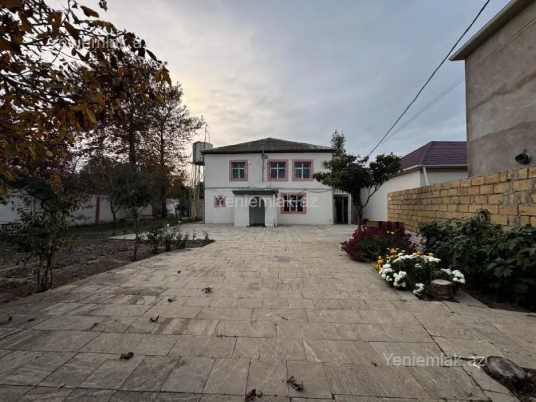Satılır 5 otaqlı həyət evi 260 m²