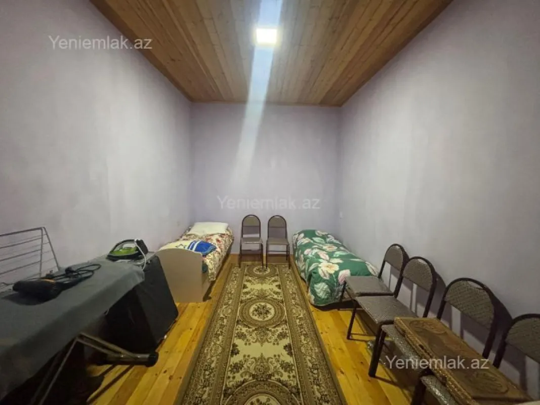 Satılır 9 otaqlı həyət evi 200 m²