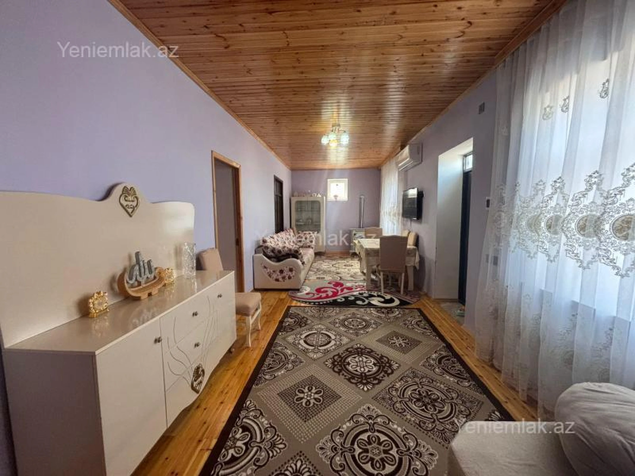 Satılır 9 otaqlı həyət evi 200 m²