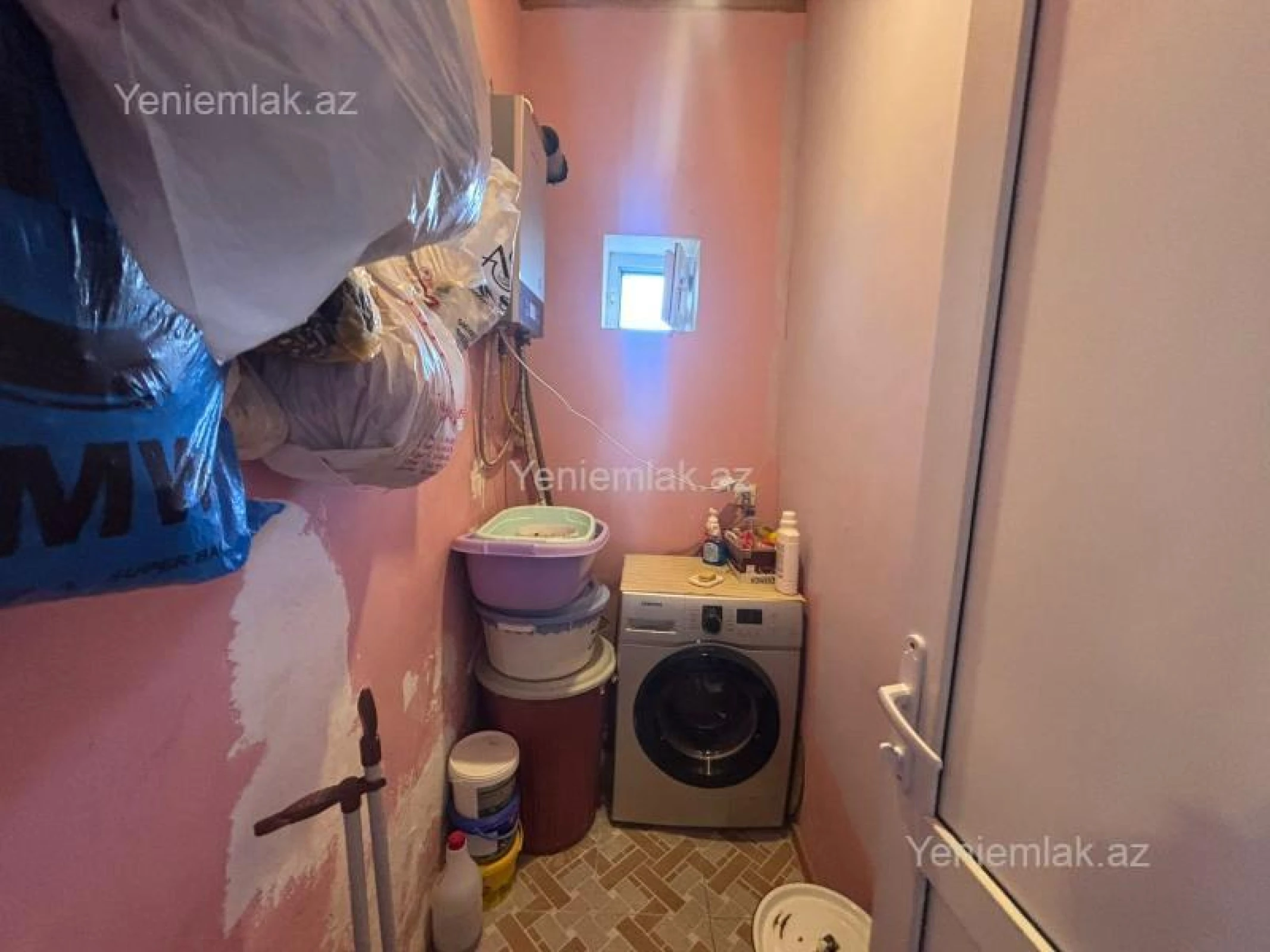 Satılır 9 otaqlı həyət evi 200 m²