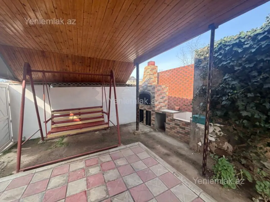 Satılır 9 otaqlı həyət evi 200 m²