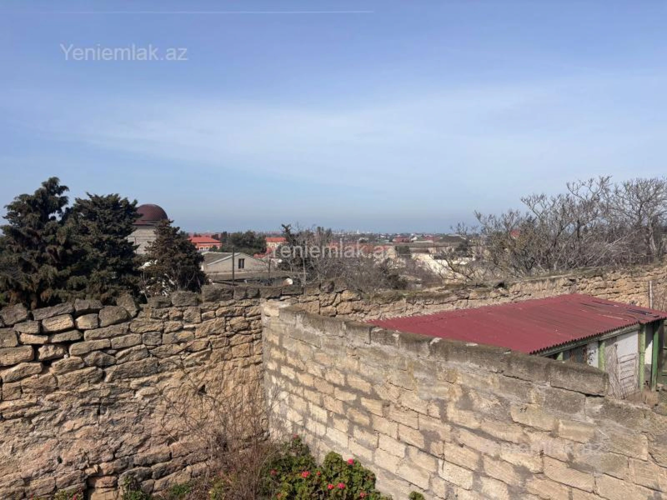 Satılır 9 otaqlı həyət evi 200 m²