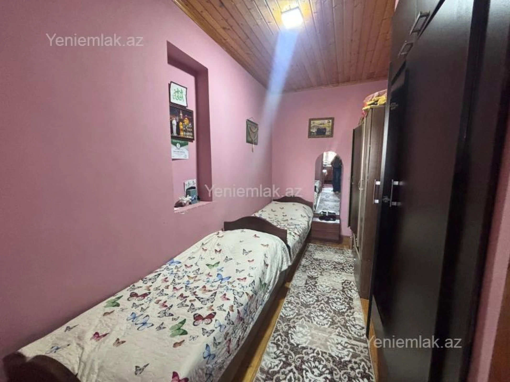 Satılır 9 otaqlı həyət evi 200 m²