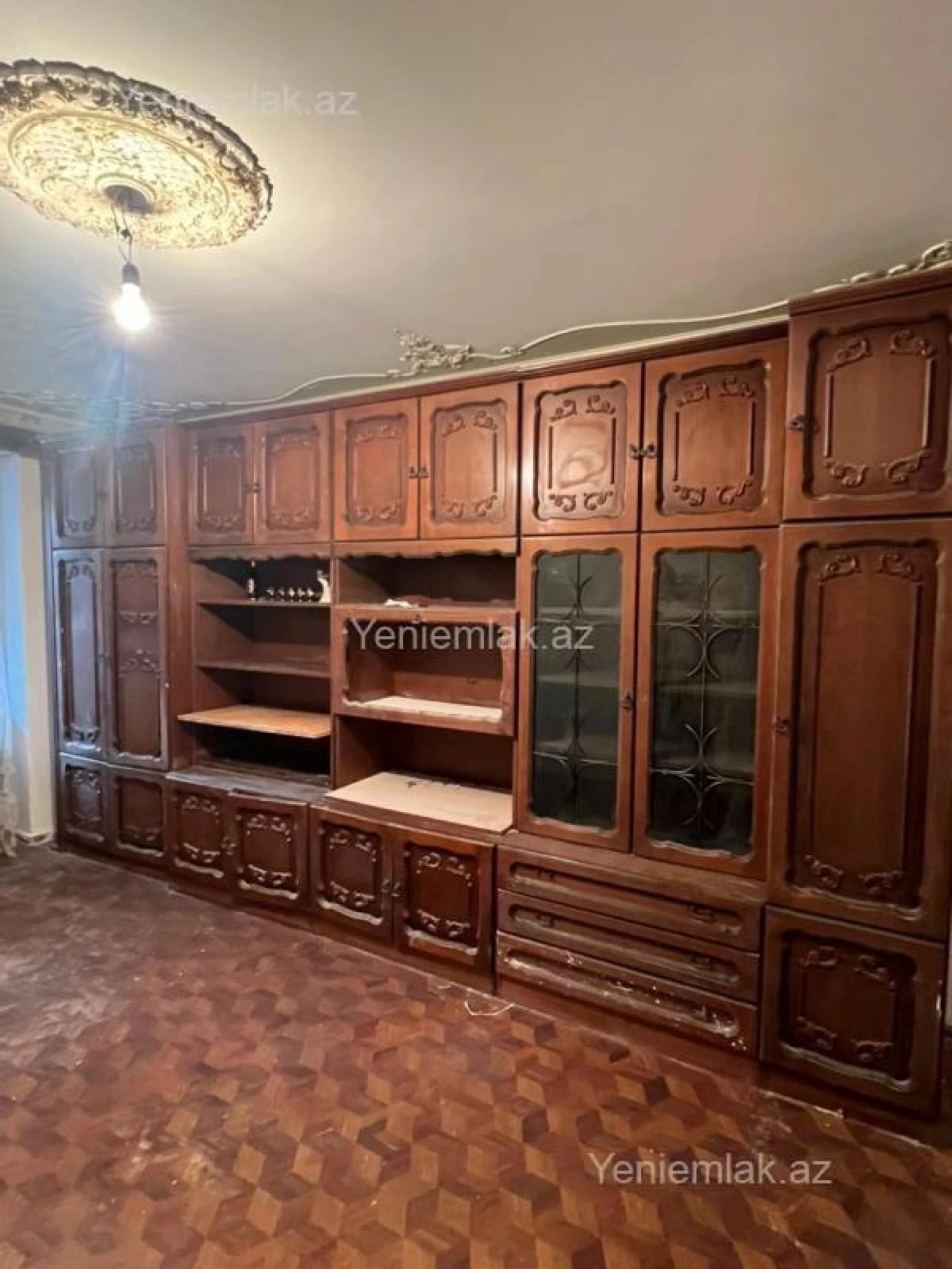 Satılır 3 otaqlı köhnə tikili 70 m²